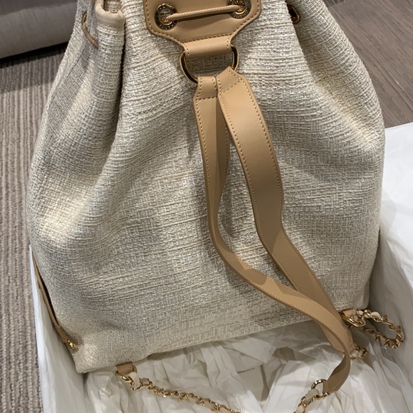 Chanel 31 Rue Cambon Paris Large Deauville Backpack in Ivory Gold - Picture 9 of 14